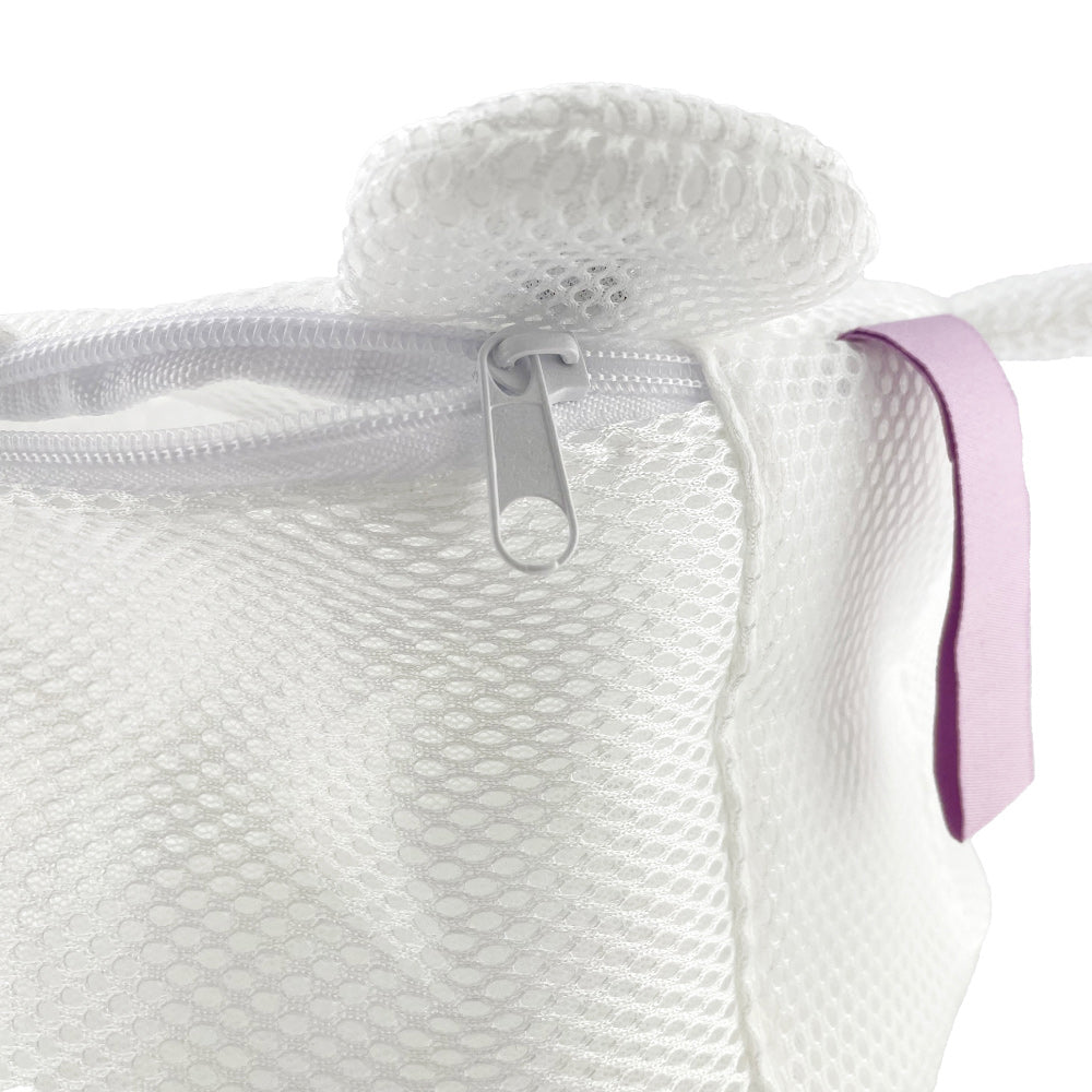 Chiikawa Round Pouch (Laundry Momonga)