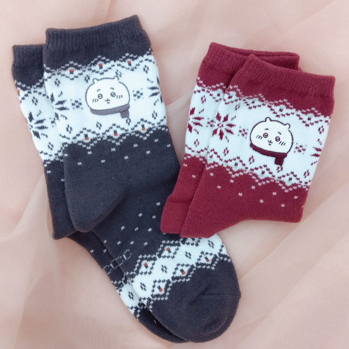 ちいかわ 刺繍クルーソックス(ノルディック柄・赤) レディース用