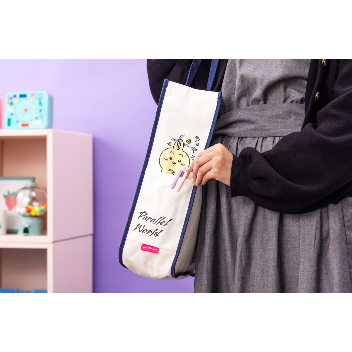 ちいかわ パラレルワールド!? ポケットのついた大きめトートバッグ(強くなったハチワレ)