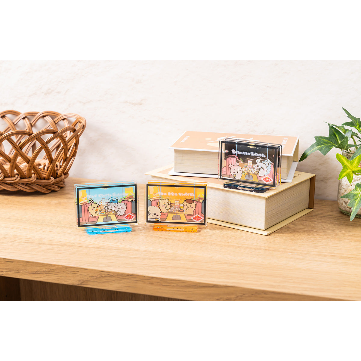 Chiikawa Chiikawa Restaurant Layer Acrylic Stand (Eat When I Want to Eat)