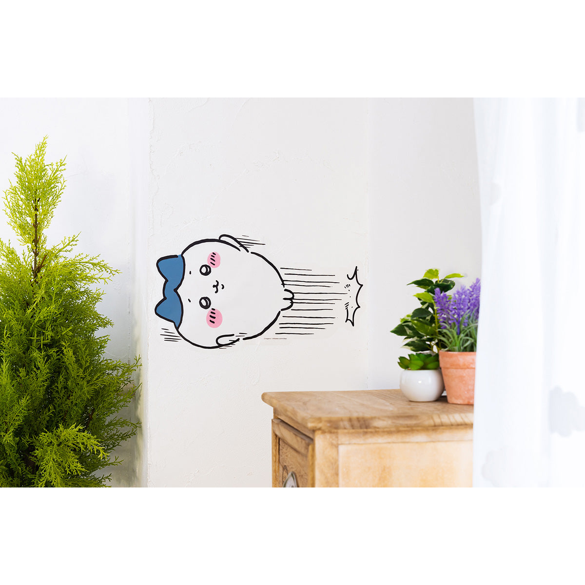 Chiikawa Wall Sticker (Hachiware Kicking the Wall)