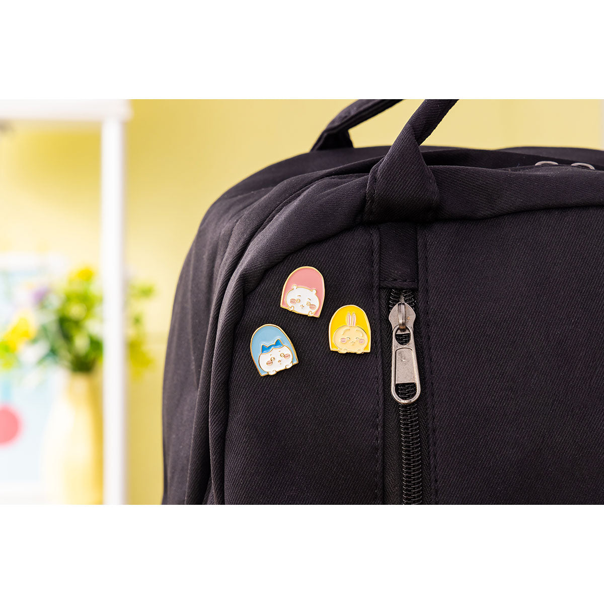 Chiikawa Tokyo Souvenir Tiny Pin Badge (Hachiware from the Window)