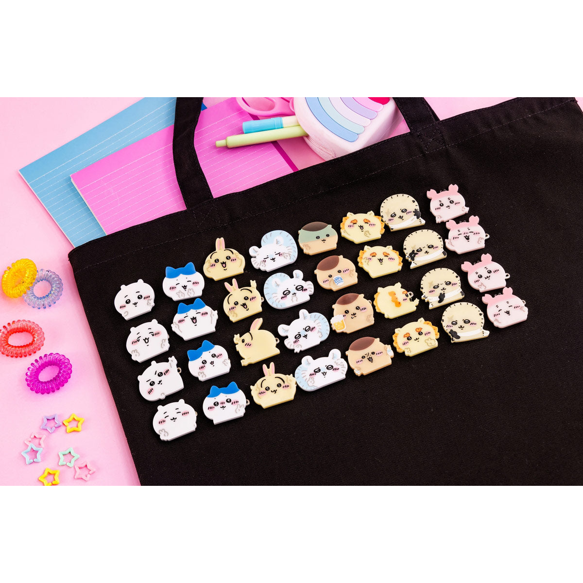ちいかわ 4個セットアクリルバッジ(ピースなうさぎ)