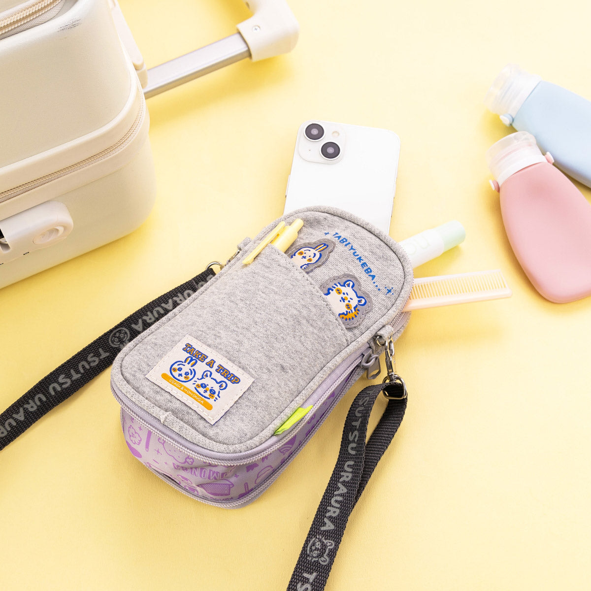 Chiikawa The city is expanding! Sweater shoulder pouch (Chiikawa and Hachiware)