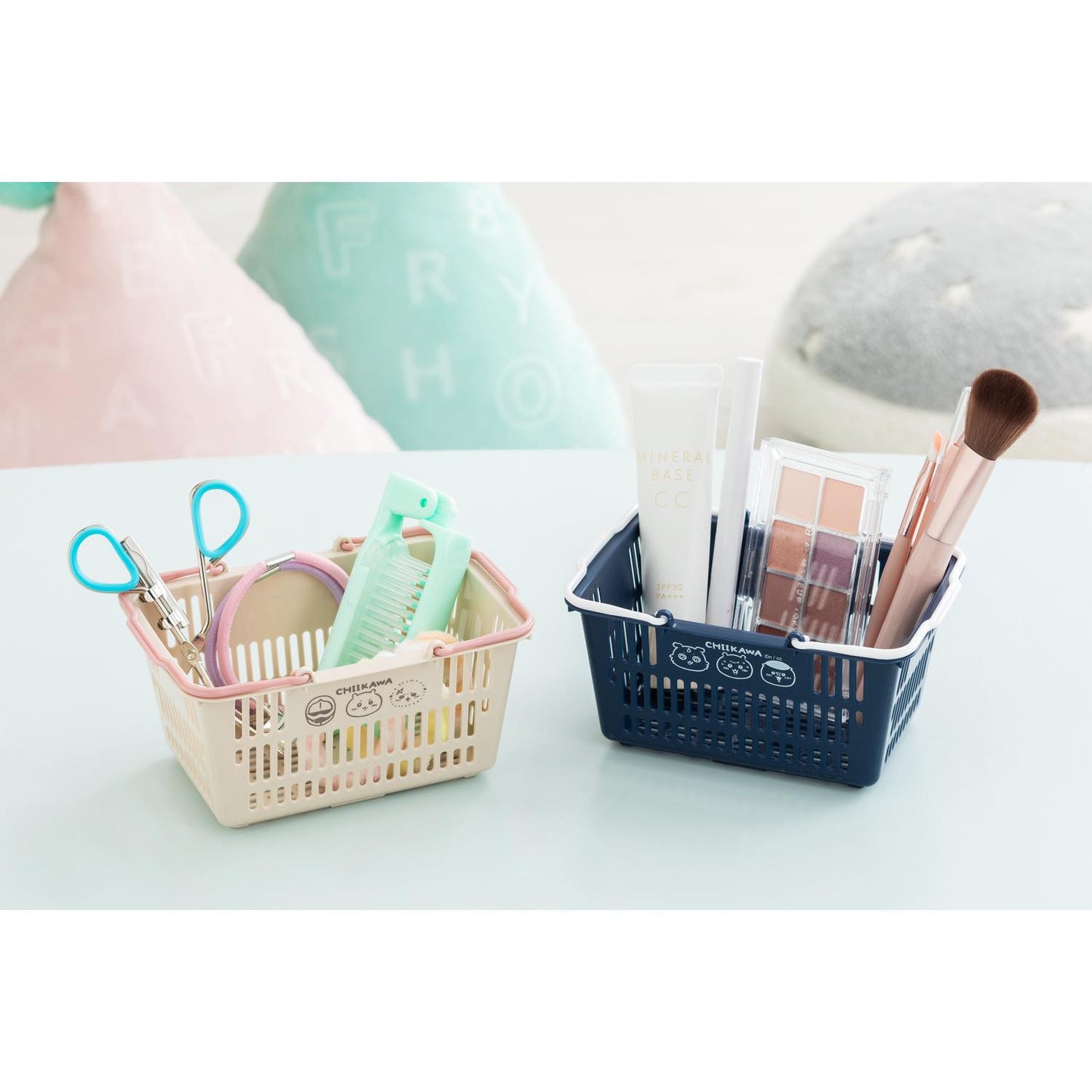 Chiikawa Go Camping! Mini Basket (Off White)