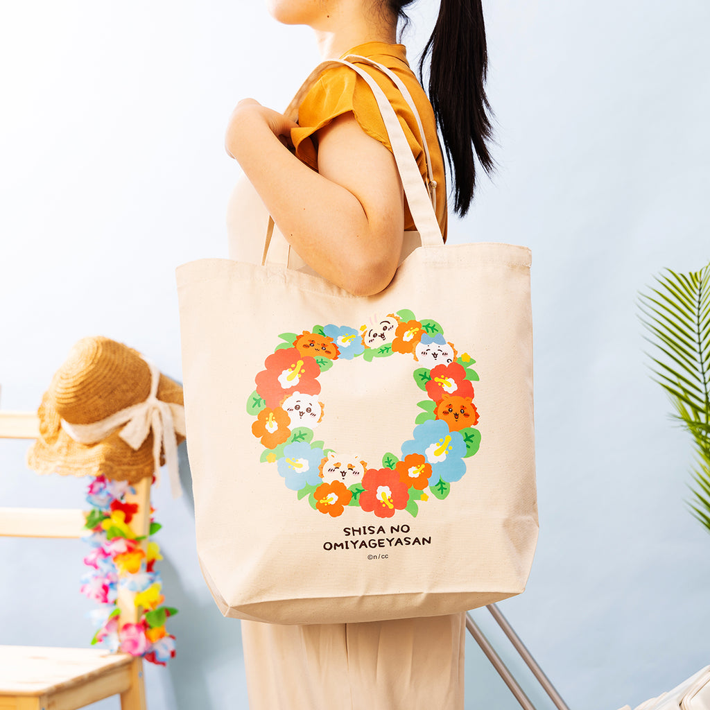 Chiikawa Shisa's souvenirs and large tote bags (hibiscus)