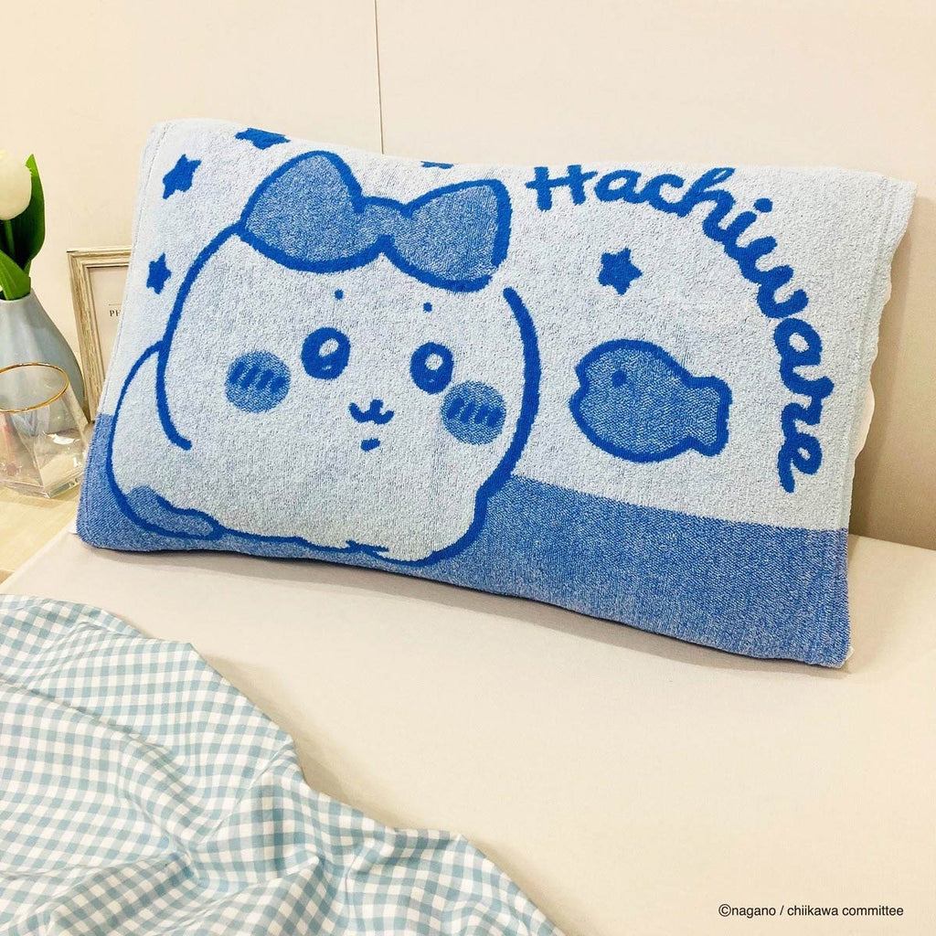 Chiikawa Stretch Pillow Cover (Hachiware)