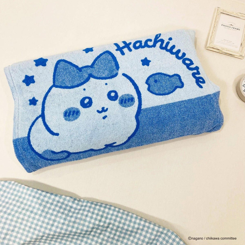 Chiikawa Stretch Pillow Cover (Hachiware)