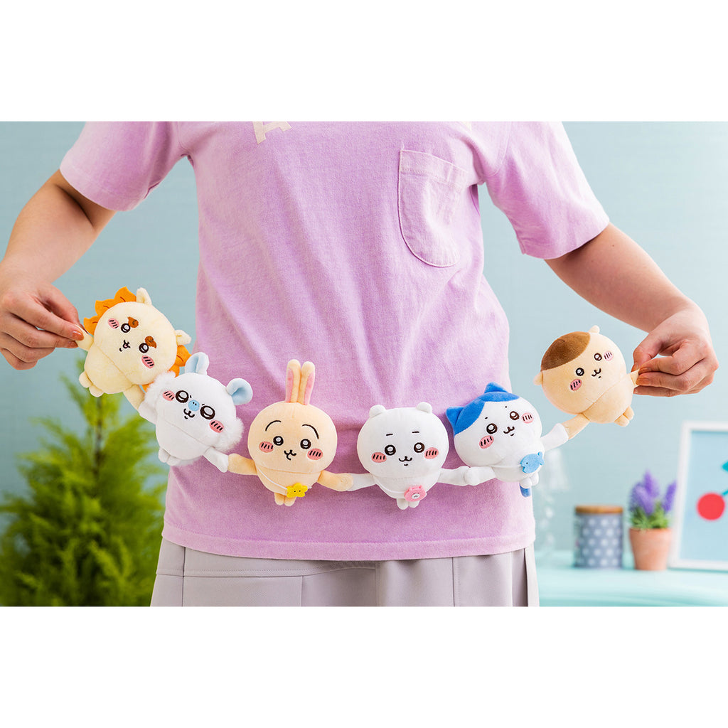 Chikawa Nakayoshi Hands Handing Magnet Plush toy (Momonga)