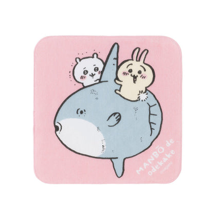 ちいかわ なかよしおでかけハンドタオル（マンボウ）