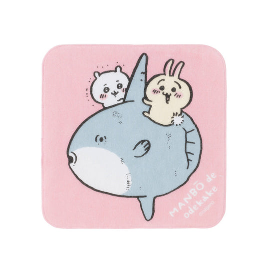 ちいかわ なかよしおでかけハンドタオル（マンボウ）