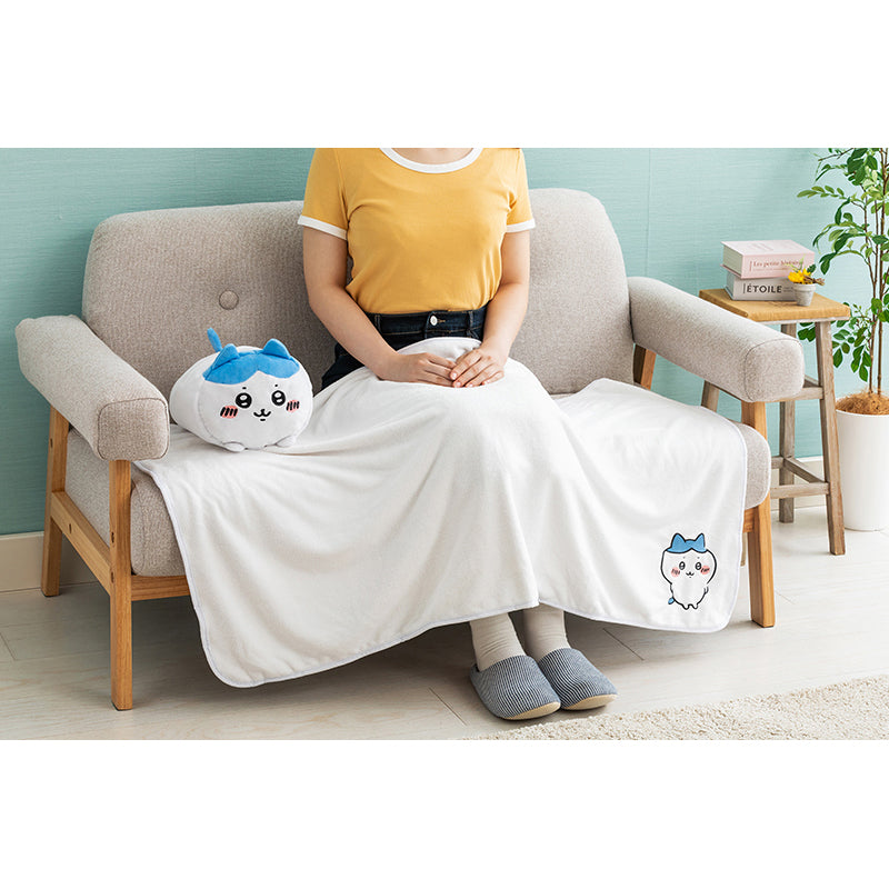 Blanket (Hachiware) that also becomes a Chiikawa cushion