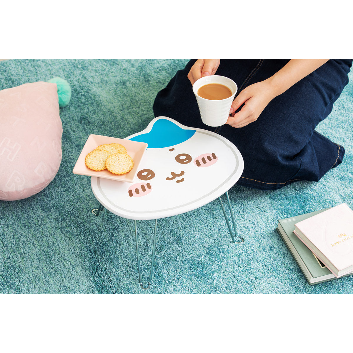 치이카와 다이컷 미니멀 테이블 (하치와레)
