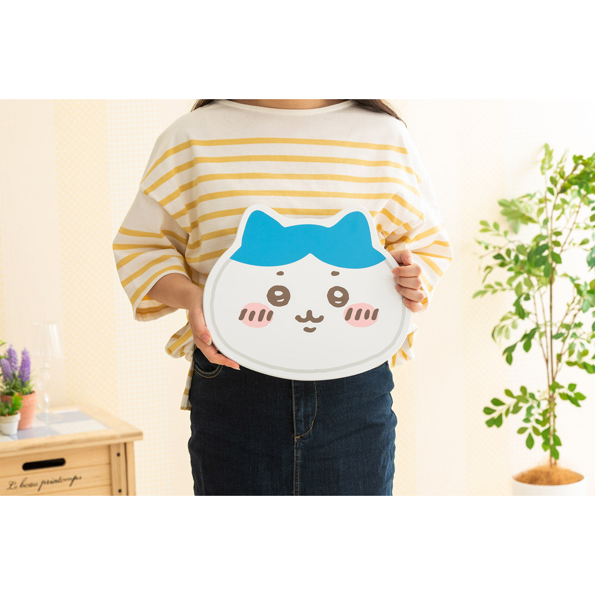 치이카와 다이컷 미니멀 테이블 (하치와레)