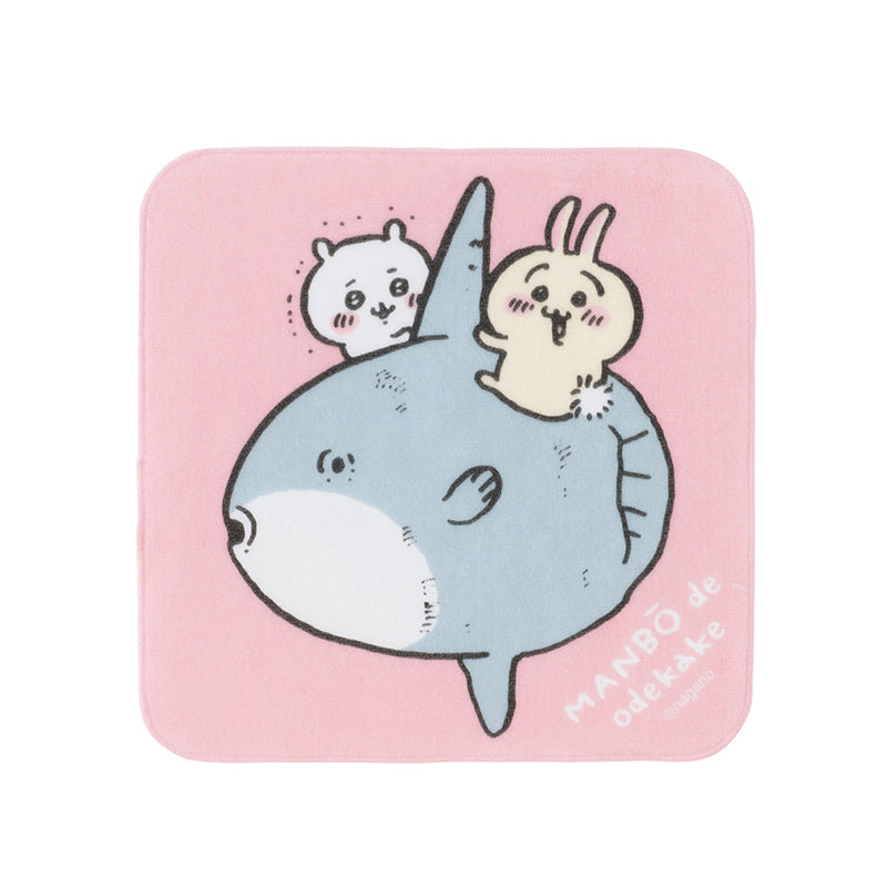 ちいかわ なかよしおでかけハンドタオル（マンボウ）
