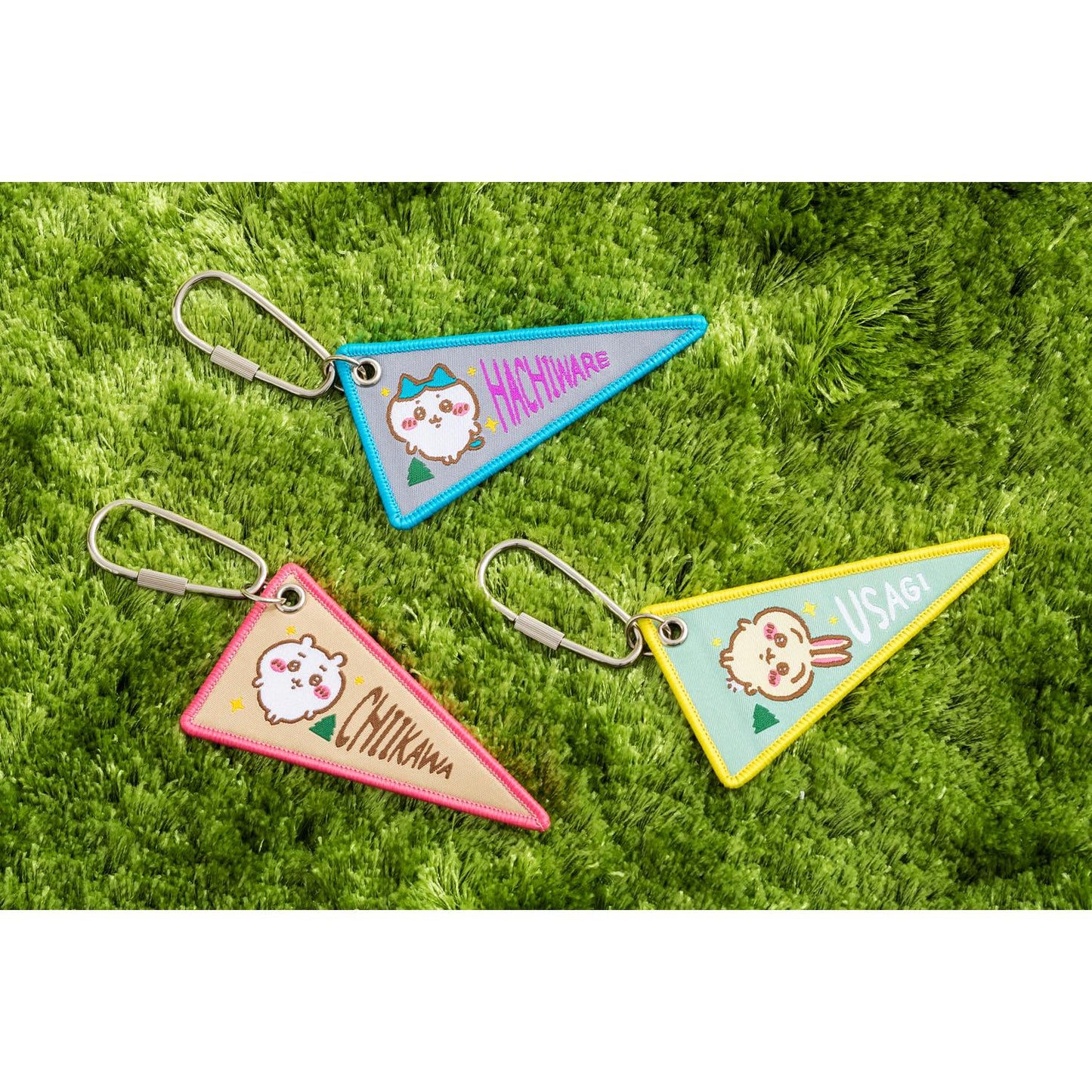 ちいかわ キャンプへGO! 織フラッグキーホルダー（ハチワレ）